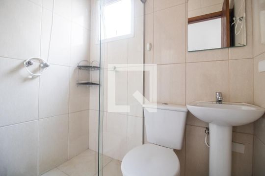 Banheiro de casa de condomínio à venda com 3 quartos, 90m² em Vila Guilhermina, São Paulo