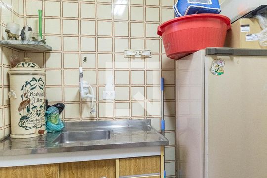 Cozinha de casa à venda com 4 quartos, 200m² em Jardim das Bandeiras, São Paulo