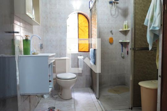Banheiro Casa 1 de casa à venda com 7 quartos, 390m² em Vila Pereira Cerca, São Paulo