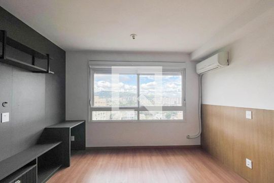 Sala/Quarto de apartamento à venda com 1 quarto, 27m² em Partenon, Porto Alegre