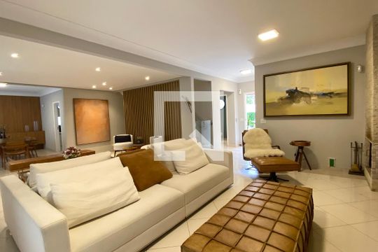 Sala de casa de condomínio à venda com 4 quartos, 360m² em Tamboré, Santana de Parnaíba