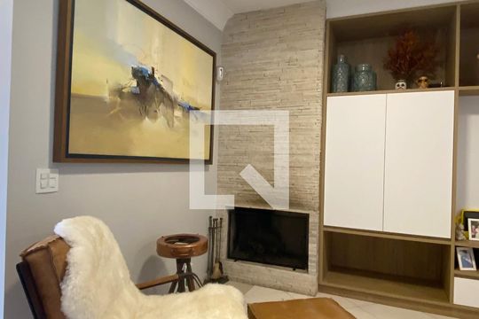 Sala de casa de condomínio à venda com 4 quartos, 360m² em Tamboré, Santana de Parnaíba
