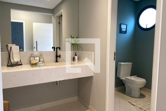 Lavabo de casa de condomínio à venda com 4 quartos, 360m² em Tamboré, Santana de Parnaíba