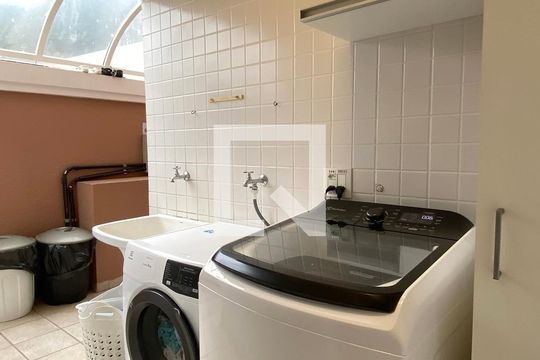 Área de Serviço de casa de condomínio à venda com 4 quartos, 360m² em Tamboré, Santana de Parnaíba
