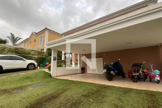 Fachada de casa de condomínio à venda com 4 quartos, 360m² em Tamboré, Santana de Parnaíba