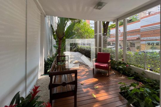Hall de apartamento para alugar com 1 quarto, 45m² em Moema, São Paulo