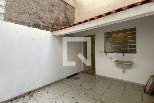 Área de Serviço de casa de condomínio para alugar com 2 quartos, 62m² em Jardim Regina Alice, Barueri