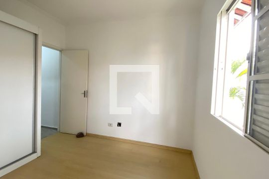 Quarto 1 de casa de condomínio para alugar com 2 quartos, 62m² em Jardim Regina Alice, Barueri
