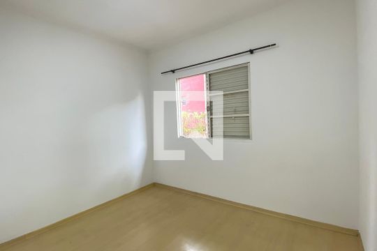 Quarto 2 de casa de condomínio para alugar com 2 quartos, 62m² em Jardim Regina Alice, Barueri