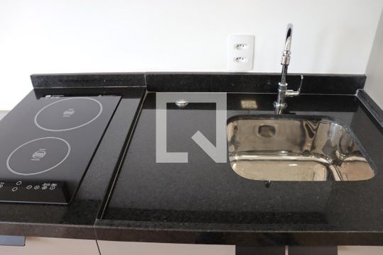 Cozinha de kitnet/studio para alugar com 1 quarto, 24m² em Perdizes, São Paulo