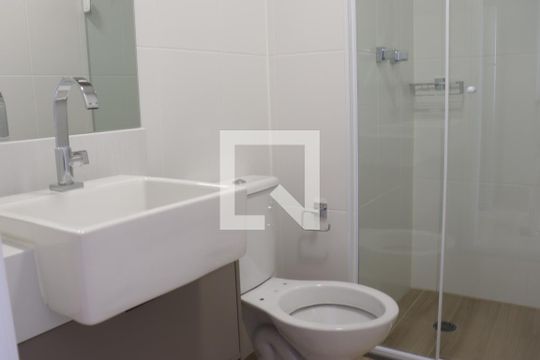 Banheiro de kitnet/studio para alugar com 1 quarto, 24m² em Perdizes, São Paulo