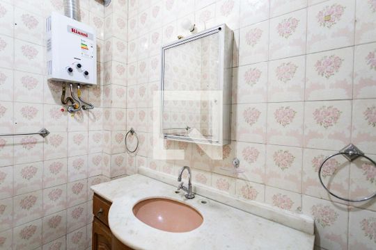 Banheiro de apartamento à venda com 2 quartos, 65m² em Catete, Rio de Janeiro