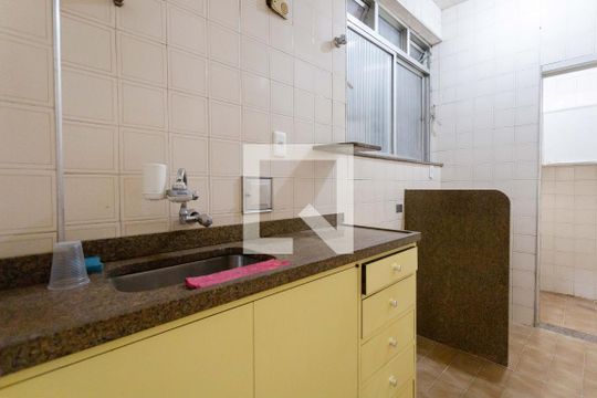 Cozinha de apartamento à venda com 2 quartos, 65m² em Catete, Rio de Janeiro
