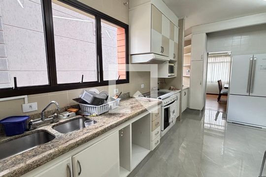 Cozinha de apartamento à venda com 4 quartos, 250m² em Vila Bastos, Santo André