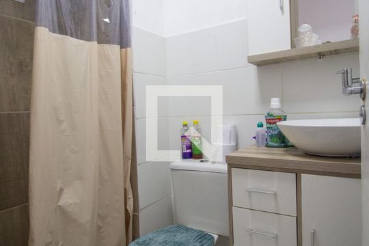 Banheiro de apartamento à venda com 2 quartos, 44m² em Vargem Pequena, Rio de Janeiro