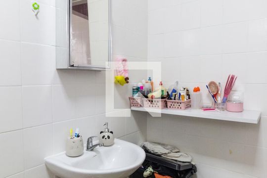Banheiro de casa à venda com 2 quartos, 64m² em Vila Mazzei, São Paulo