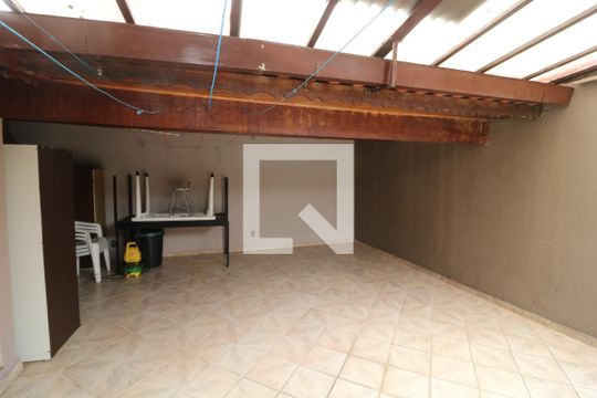 Quintal de casa à venda com 3 quartos, 300m² em Vila Santa Clara, São Paulo