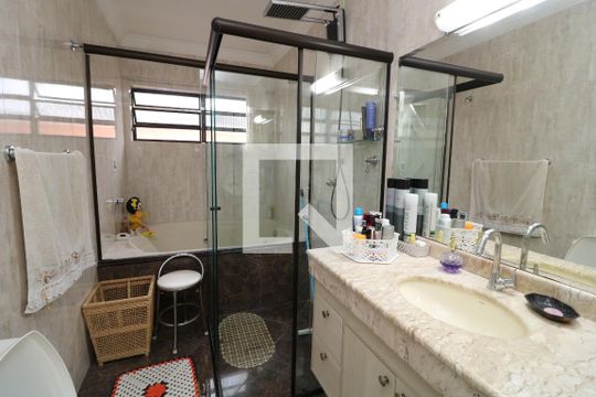 Banheiro do Quarto 1 de casa à venda com 3 quartos, 300m² em Vila Santa Clara, São Paulo