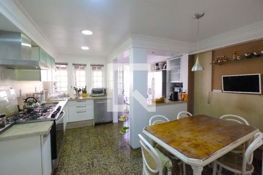 Cozinha de apartamento à venda com 4 quartos, 400m² em Bela Vista, Porto Alegre