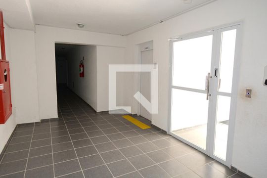Hall social de apartamento para alugar com 2 quartos, 44m² em Usina Piratininga, São Paulo