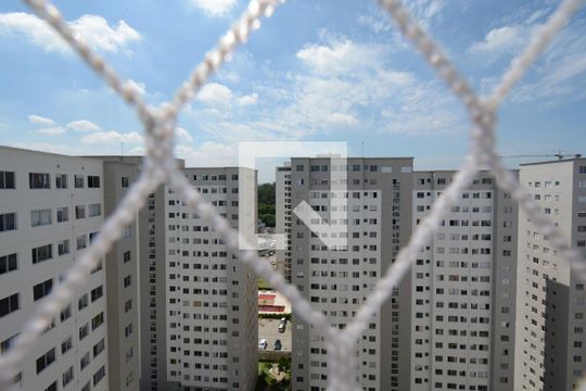 Vista da Sala de apartamento para alugar com 2 quartos, 44m² em Usina Piratininga, São Paulo