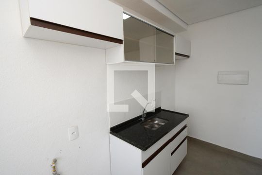 Cozinha de apartamento para alugar com 2 quartos, 44m² em Usina Piratininga, São Paulo