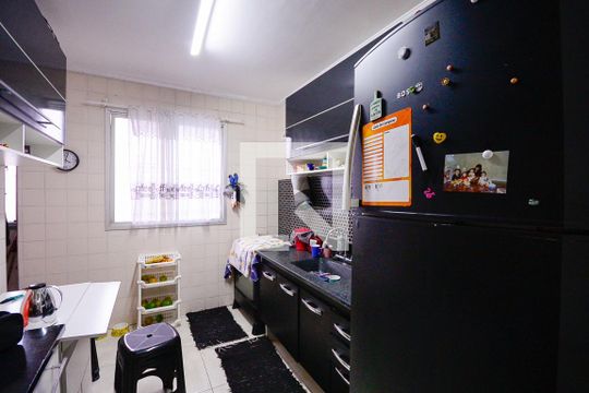Cozinha de apartamento para alugar com 3 quartos, 75m² em Vila das Merces, São Paulo