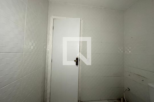 Banheiro de casa à venda com 3 quartos, 60m² em Pinheiro, São Leopoldo