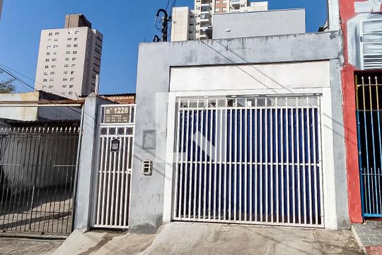 Fachada de casa para alugar com 1 quarto, 21m² em Jardim Previdencia, São Paulo