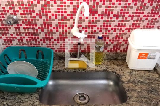 Cozinha de apartamento para alugar com 1 quarto, 40m² em Gonzaga, Santos