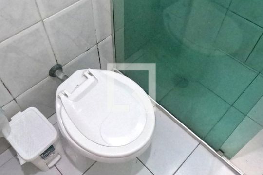 Banheiro de apartamento para alugar com 1 quarto, 40m² em Gonzaga, Santos
