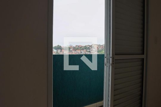 Suíte - varanda de casa para alugar com 4 quartos, 230m² em Jardim Nova Coimbra, Cotia
