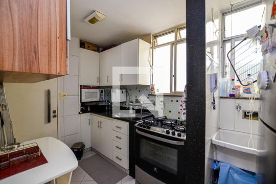 Cozinha de apartamento à venda com 2 quartos, 60m² em Largo do Barradas, Niterói