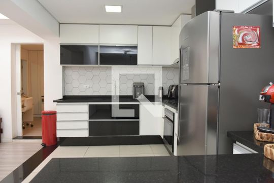 Cozinha de casa à venda com 3 quartos, 202m² em Campo Grande, São Paulo