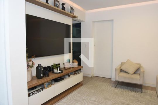 Casa à venda com 3 quartos, 202m² em Campo Grande, São Paulo