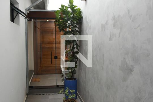 Corredor de casa à venda com 3 quartos, 202m² em Campo Grande, São Paulo