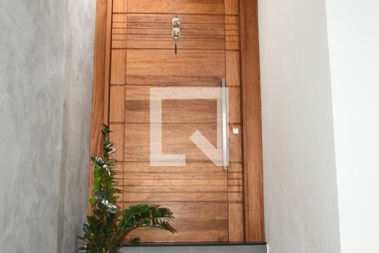Garagem de casa à venda com 3 quartos, 202m² em Campo Grande, São Paulo