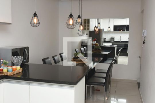 Copa de casa à venda com 3 quartos, 202m² em Campo Grande, São Paulo