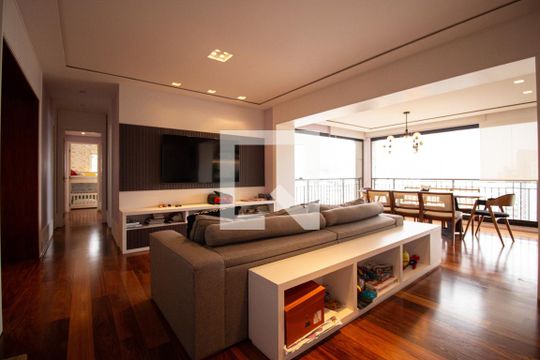 Apartamento para alugar com 4 quartos, 137m² em Vila Mariana, São Paulo