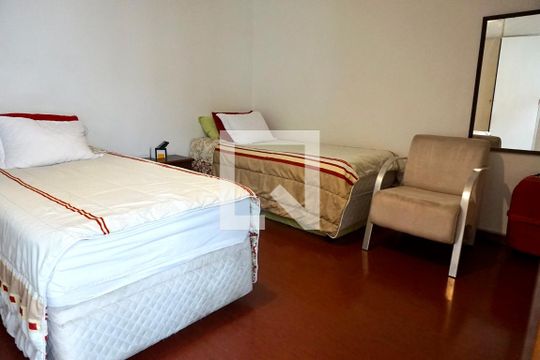 Quarto 1 de casa de condomínio à venda com 3 quartos, 194m² em Jardim Hípico, São Paulo