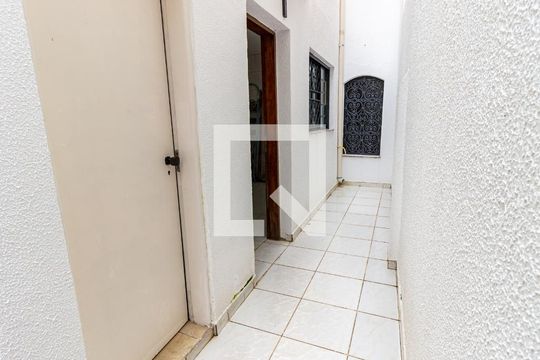Área Externa de casa à venda com 3 quartos, 150m² em Vila Bertioga, São Paulo