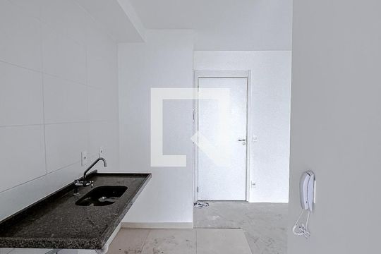 Cozinha de apartamento para alugar com 2 quartos, 67m² em Pari, São Paulo