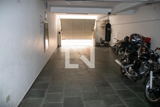 Garagem de casa à venda com 3 quartos, 183m² em Vila Constança, São Paulo
