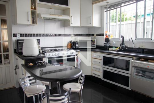Cozinha de casa à venda com 3 quartos, 183m² em Vila Constança, São Paulo
