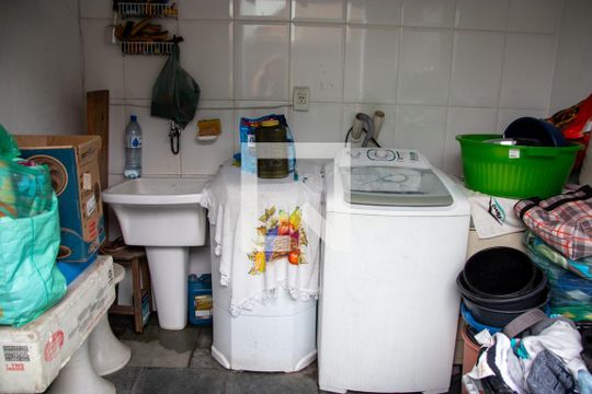 Área de Serviço de casa à venda com 3 quartos, 183m² em Vila Constança, São Paulo