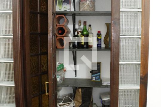Despensa de casa à venda com 4 quartos, 270m² em Rudge Ramos, São Bernardo do Campo