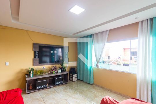 Casa à venda com 3 quartos, 400m² em Santa Maria, Osasco