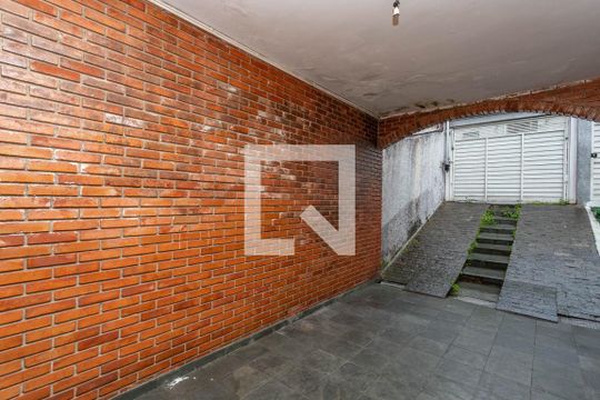 Garagem  de casa à venda com 2 quartos, 180m² em Conceição, Diadema