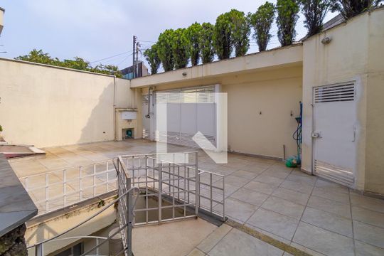 Garagem de casa para alugar com 4 quartos, 500m² em Parque da Vila Prudente, São Paulo