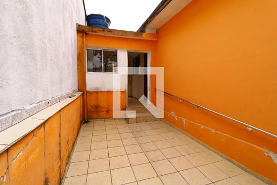 Quintal de casa à venda com 3 quartos, 160m² em Vila Palmares, Santo André